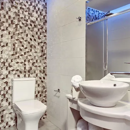 Savvas Luxury Apartment *