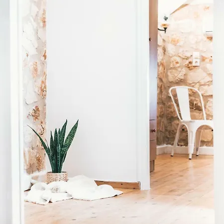 Anastasia Villa *