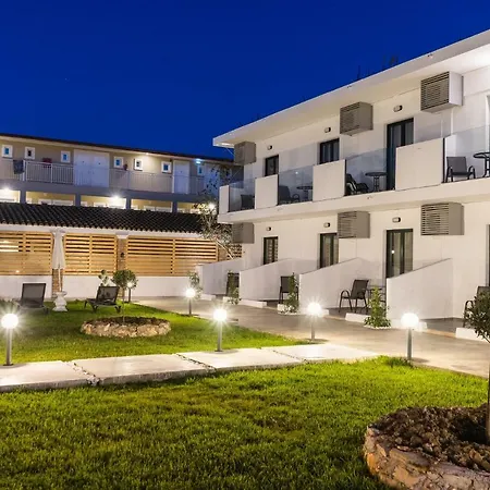 48 By Zante Plaza * Laganas