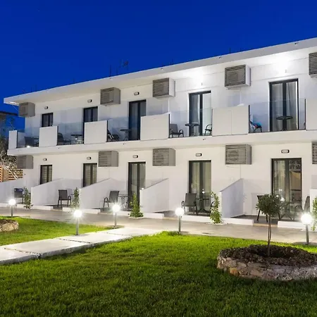 48 By Zante Plaza Apartment *