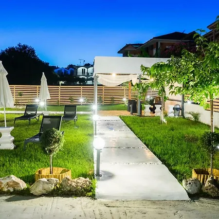 48 By Zante Plaza Apartment