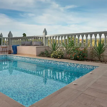 Three Graces Complex Holiday home *