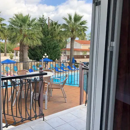 Aparthotel Paradise 3*
