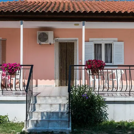 Roussa's Hotel