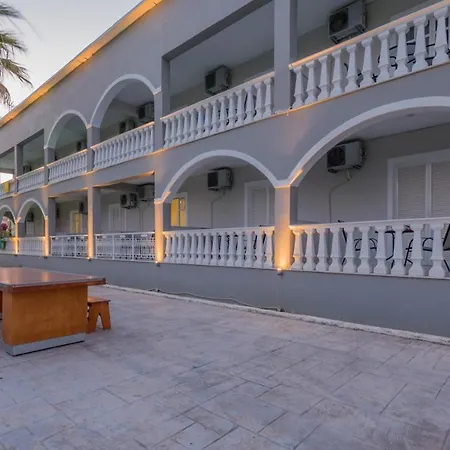 Maui Hotel