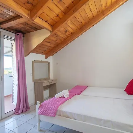 Brunswick - Pool & Beach Apartment Laganas