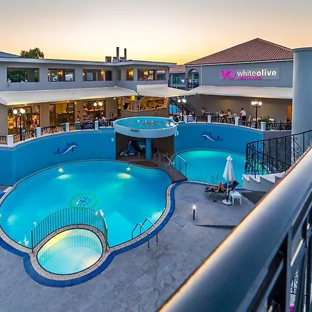 White Olive Premium Hotel