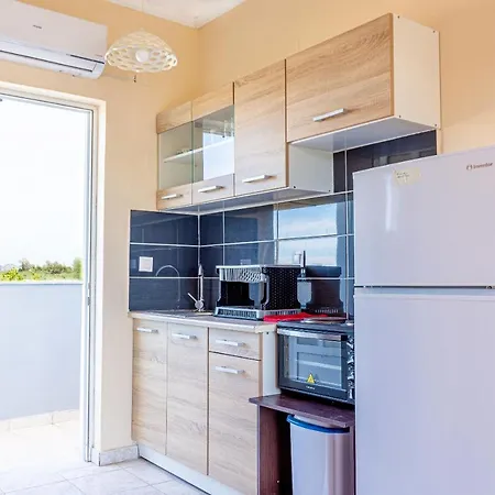 Brunswick - Pool & Beach Apartment Laganas