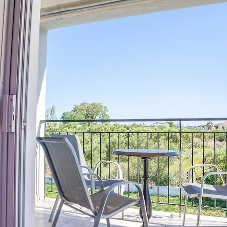 Brunswick - Pool & Beach Apartment *