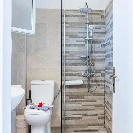 Brunswick - Pool & Beach Apartment Laganas