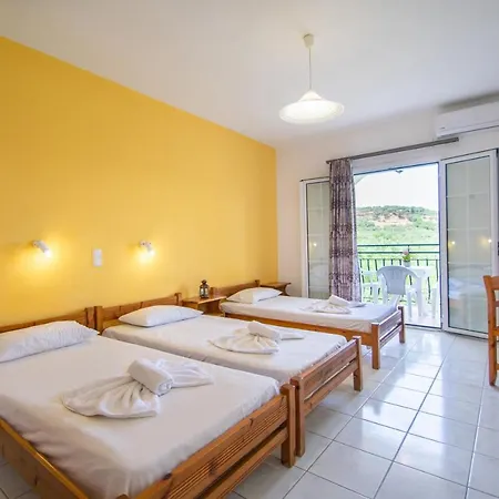 Hotel Divina Pool & Beach 3*