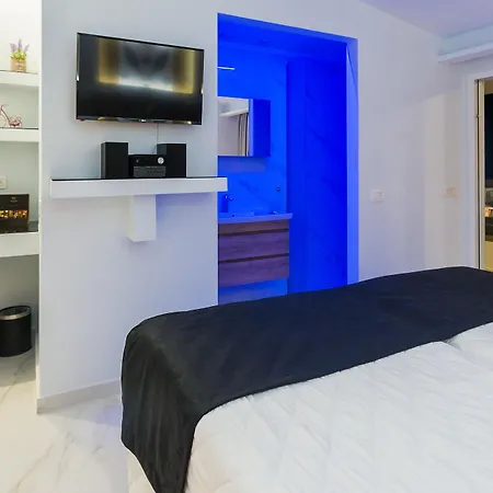 Hotel Ionis Art