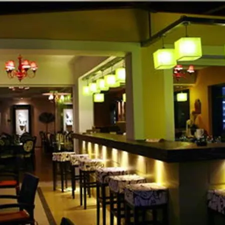 Ionis Art Hotel 4*
