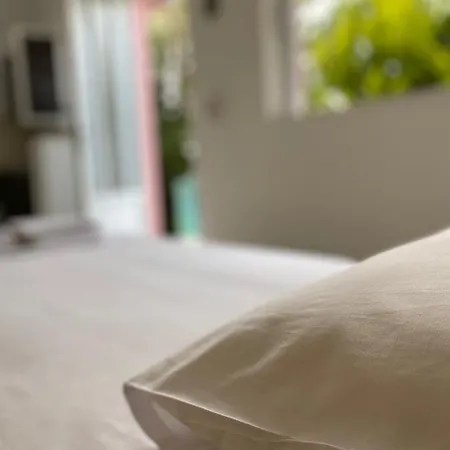 Maui Hotel 2*