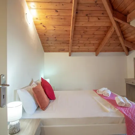 Brunswick - Pool & Beach Apartment *