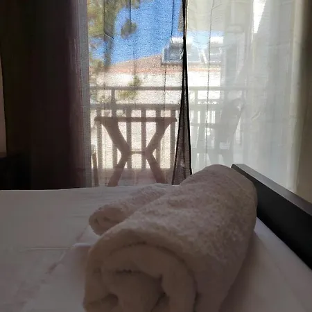 Aparthotel Galini &