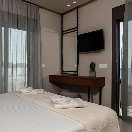 Horizon - Beachfront Luxury, By Zantewize Hotel *