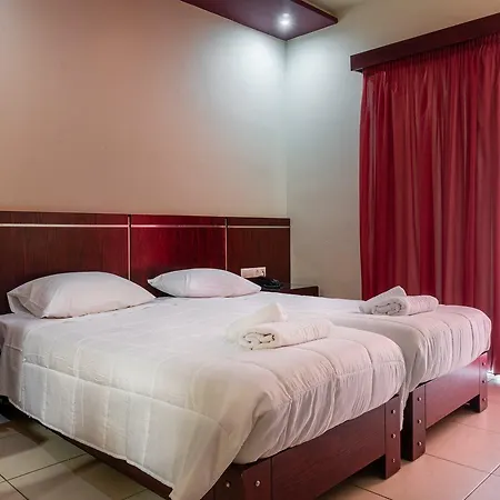 Canadian Hotel
