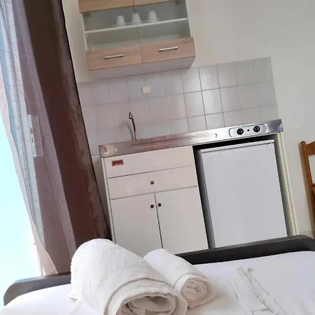 Aparthotel Galini & *