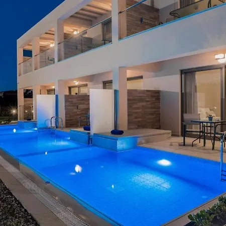 Mystique Luxury & Maisonettes Aparthotel