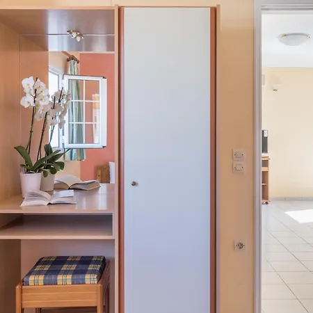 Socrates Guest house *