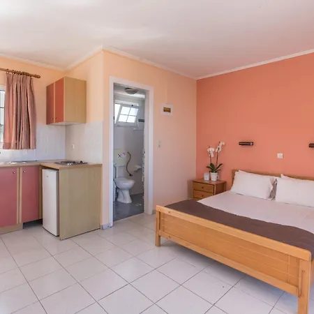 Guest house Socrates Laganas