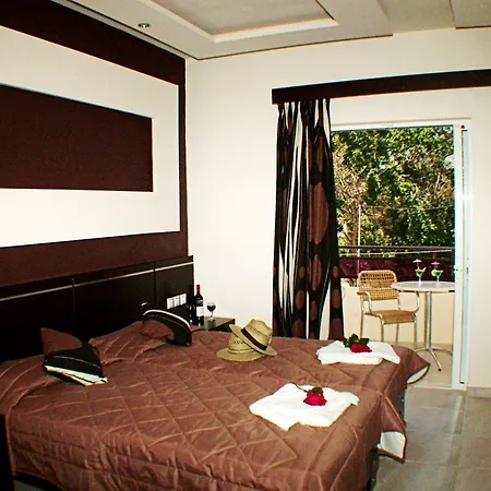 Hotel Canadian 3*