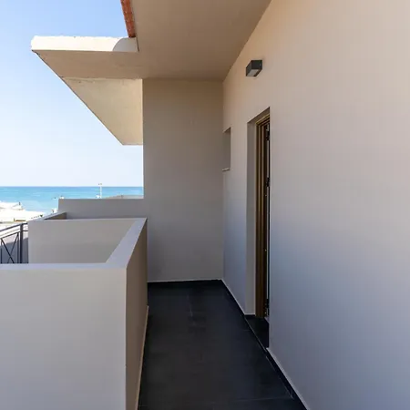 Apartment Seaside Living *