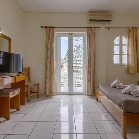 Hotel Holidays 2*