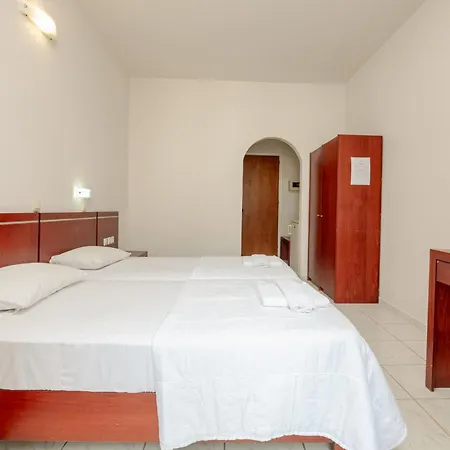 Canadian 3* Laganas