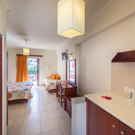 Hotel Canadian 3*