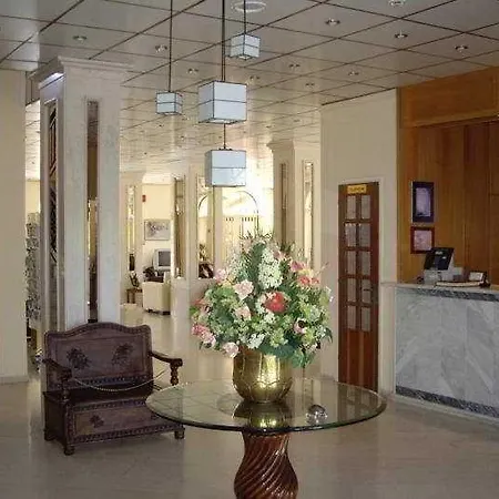 Pallas 4*