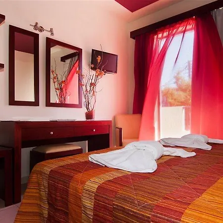 Canadian Hotel 3*