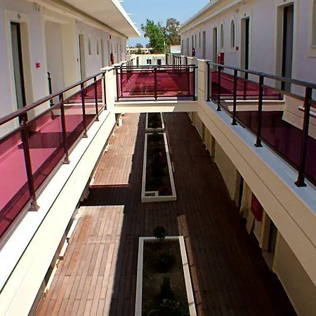 Canadian Hotel 3*