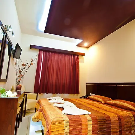 Canadian Hotel 3*