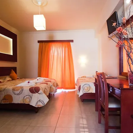 Canadian Hotel 3*
