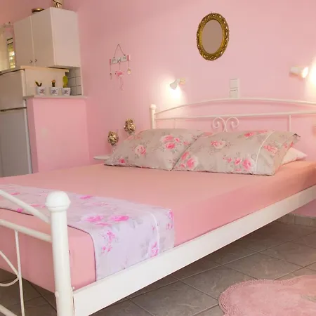 Daizy Boutique Apartment Laganas