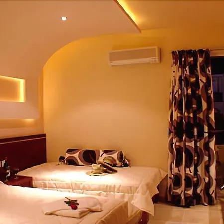 Canadian Hotel 3*