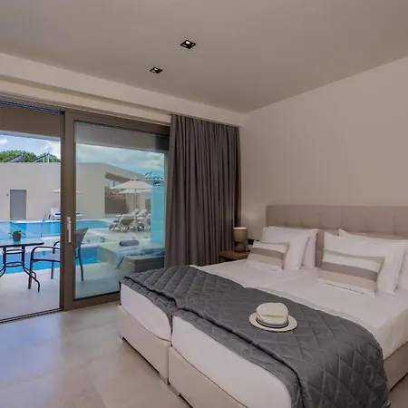 Mystique Luxury & Maisonettes Aparthotel
